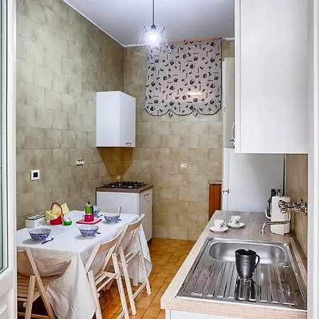 Triestehost - Via Torino Апартаменты Триест