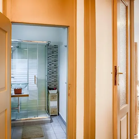 Triestehost - Via Torino * Trieszt